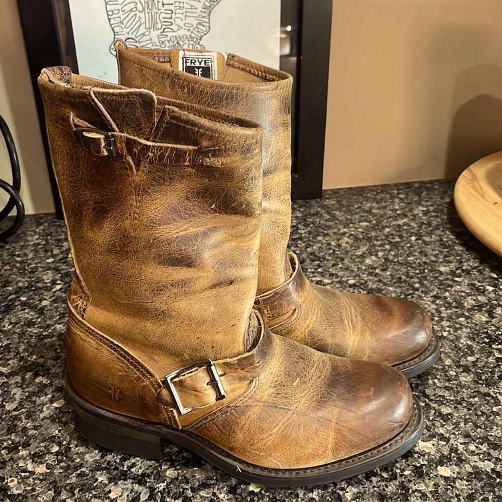 Frye Veronica short boots size 7.5